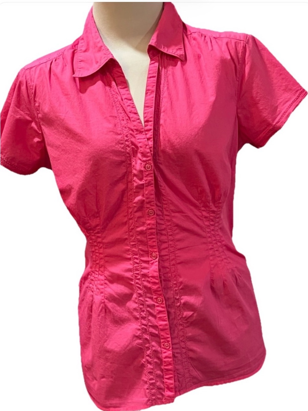 Short-Sleeve Button-Down Shirt in Bright Pink